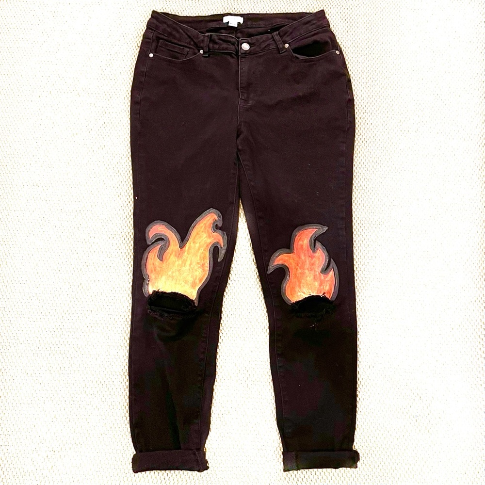 Custom painted 🔥Mom Jeans